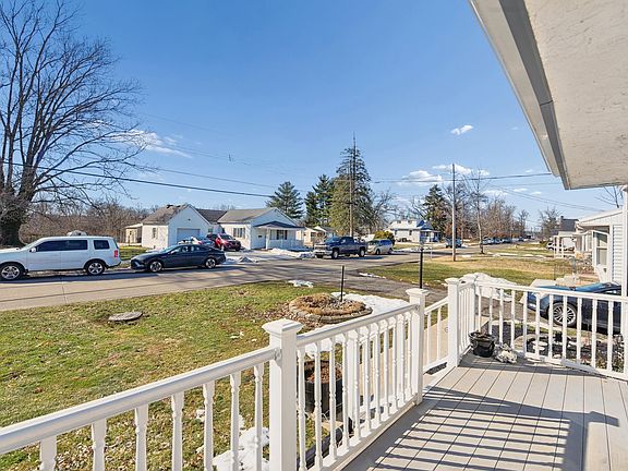 4th image of 42 Goodridge Dr