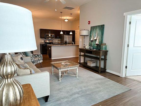 3rd image of 3428 Briarcliff Dr #S