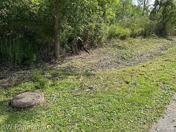 4th image of Allen Rd
