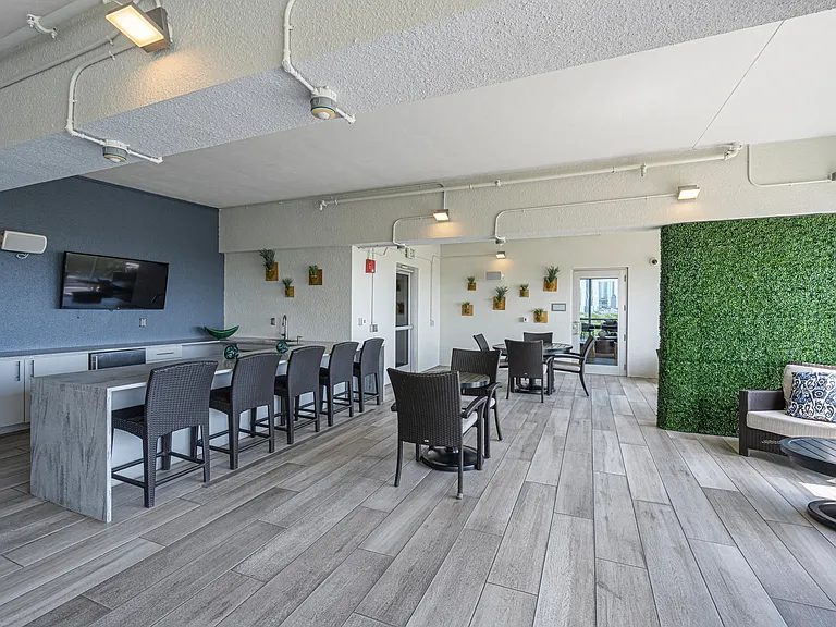 Riverhouse at 11th Apartments — Photo 30