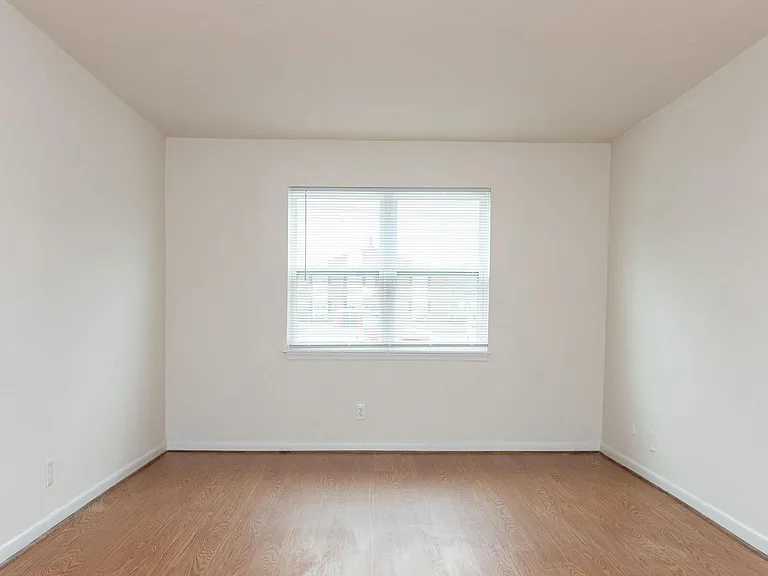Driftwood Apartments — Photo 7