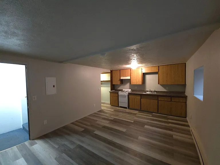 611 Bank Street — Photo 2