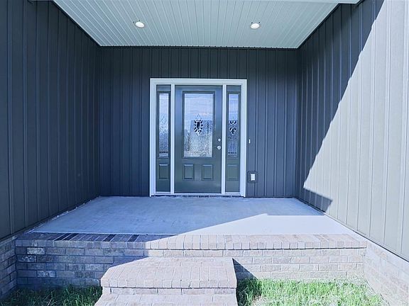 3rd image of 1125 Red Pine Cir