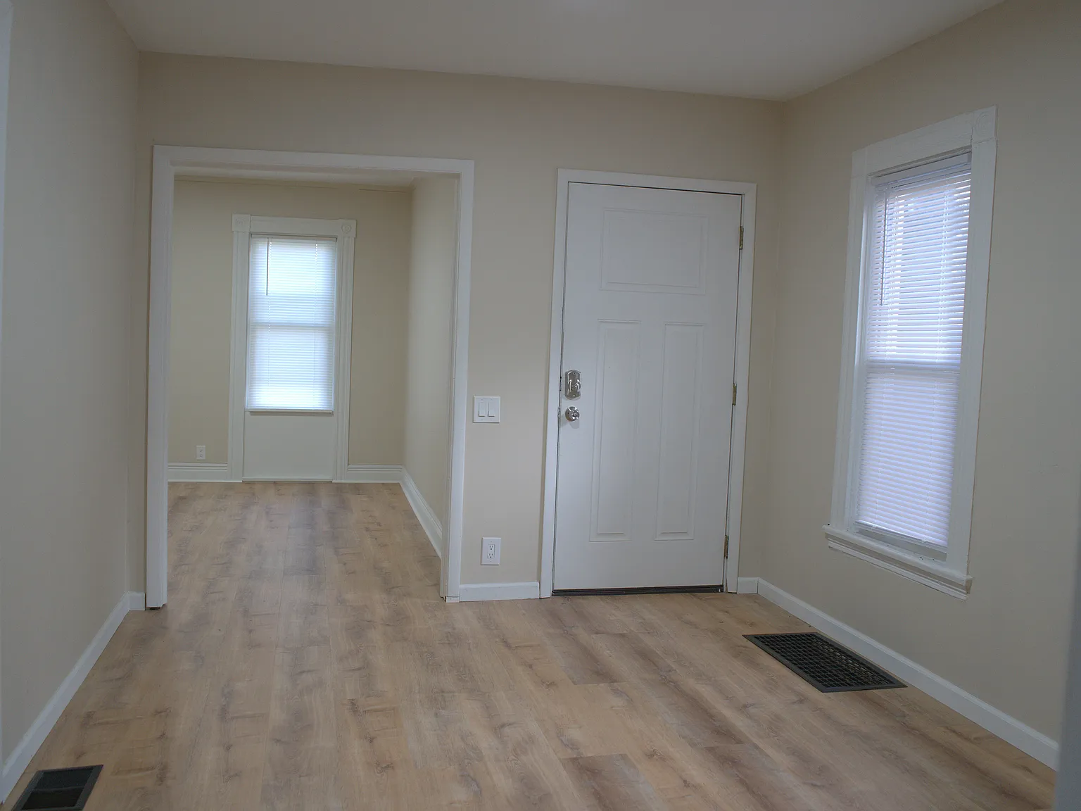 4 bed, 1232 sqft, $1,950 — Photo 4