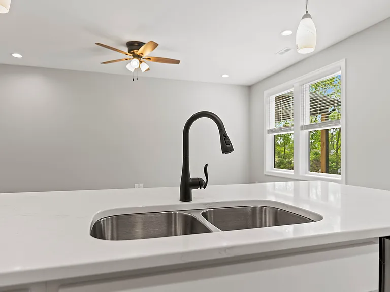 11592 Willowbrook Rd — Photo 10