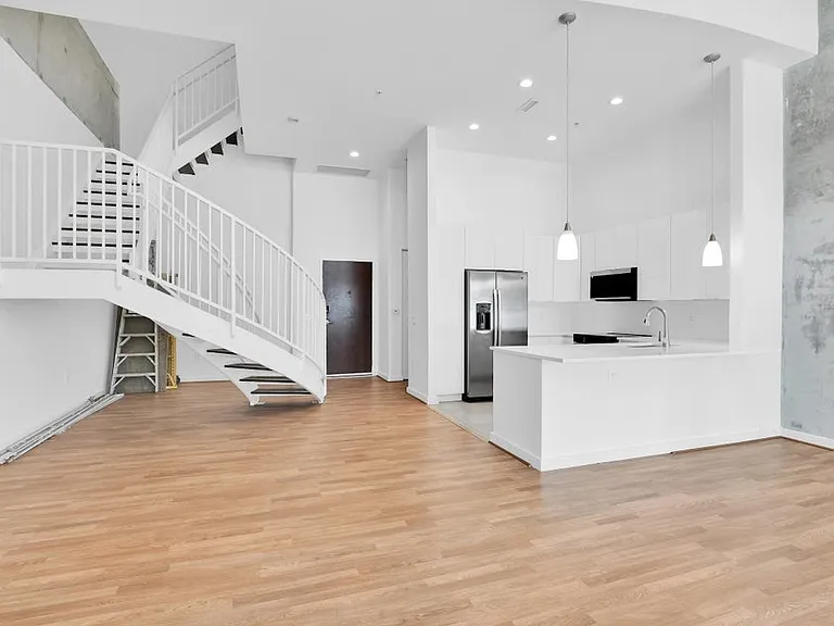 300 S Australian Ave #125 — Photo 35