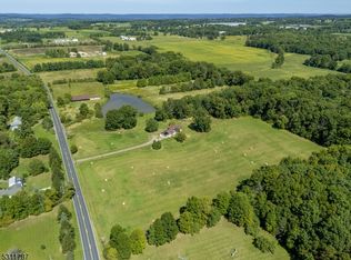 579 Pittstown Rd, Pittstown, NJ 08867