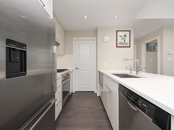 4th image of 6383 Cambie St #205