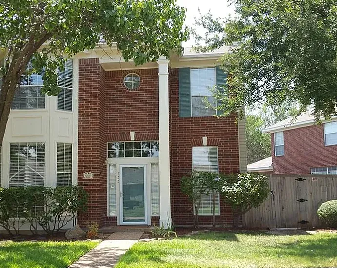 4 bed, 2.5 bath, 1875 sqft, $2,800 — Photo 1