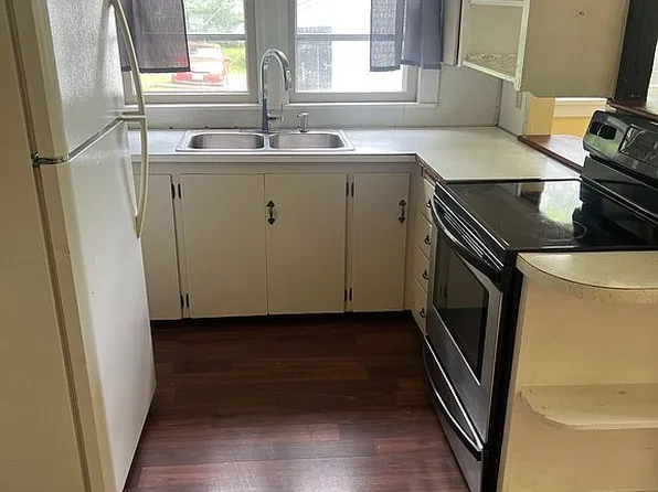 505 N B St, Fairfield, IA 52556