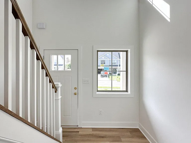 219 Krauss Dr — Photo 2