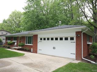 31034 Fargo St, Livonia, MI 48152