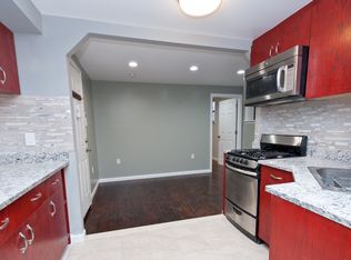 21-35 Steinway St #1B, Astoria, NY 11105