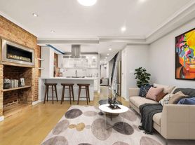 288 Saint James Pl