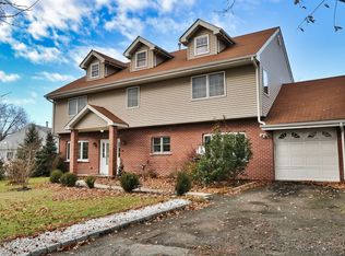 10 Charles Ter, Piscataway, NJ 08854