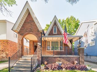 8090 Helen St, Center Line, MI 48015