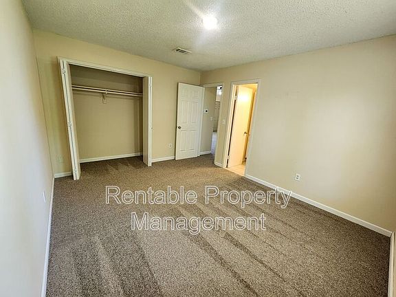 4th image of 927 Meadowlark Cir