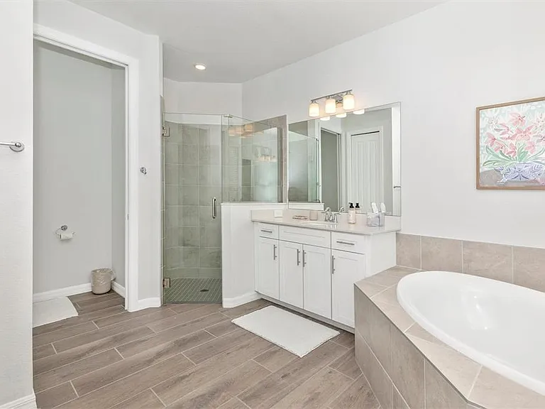17672 Santorini Ct — Photo 32