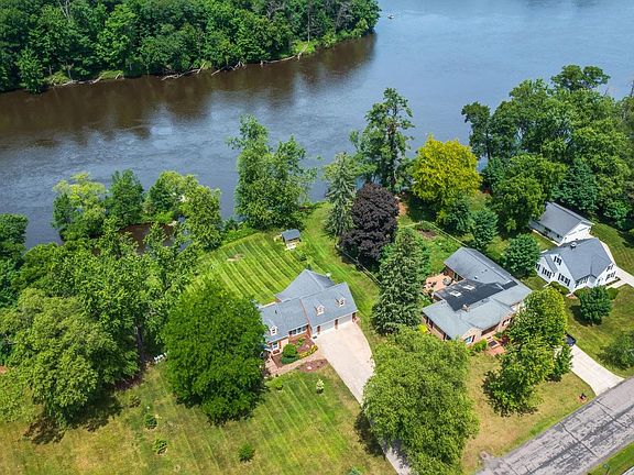 3rd image of 190 SHORE ACRES DRIVE