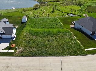 4631 Wild Horse Dr, Cedar Falls, IA 50613