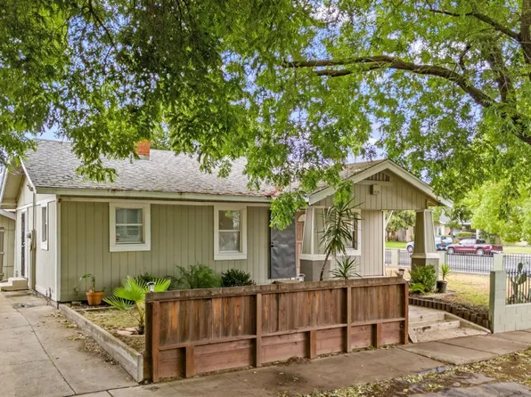 221 Alturas Ave, Modesto, CA 95351