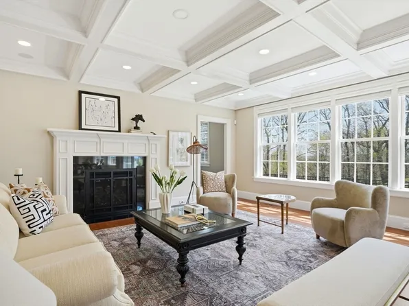 21 Chadbourne Rd, Lexington, MA 02421