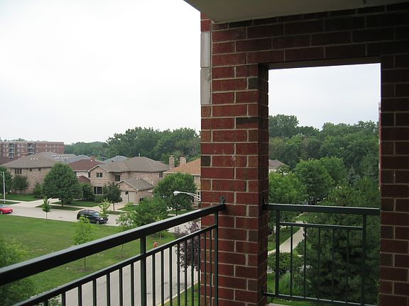 5th image of 5360 N Lowell Ave APT 403