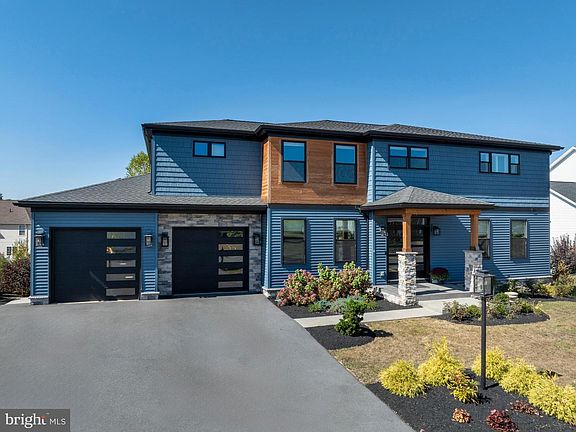 2nd image of 140 Pepperberry Ln