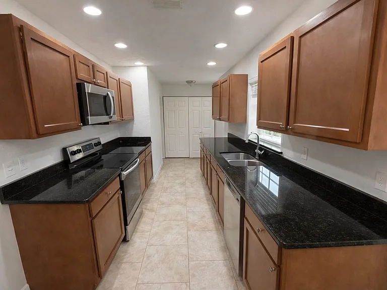 6920 Tema Ln — Photo 4