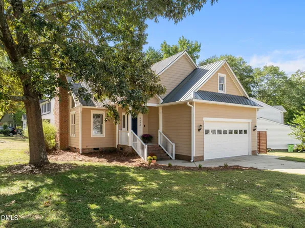 5620 Torness Ct, Raleigh, NC 27604