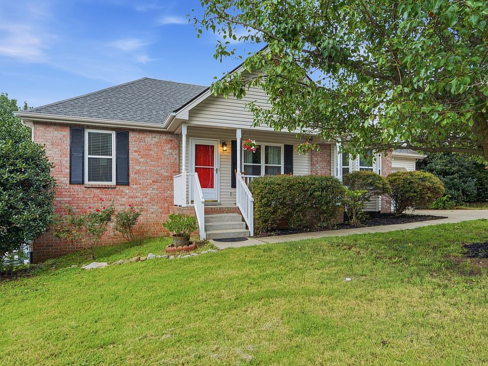 1st image of 1029 Saddlestone Dr