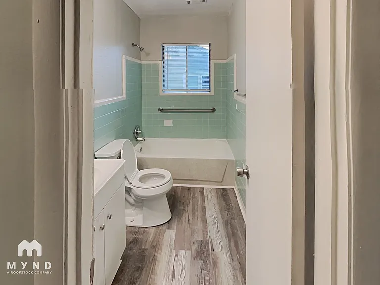 4813 Court M — Photo 13