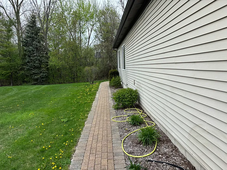 2108 Lagoon Dr — Photo 6