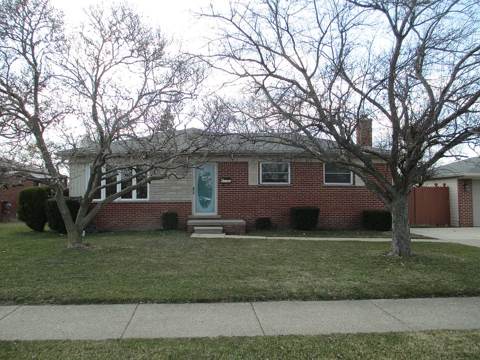 2nd image of 32151 Hayes Rd
