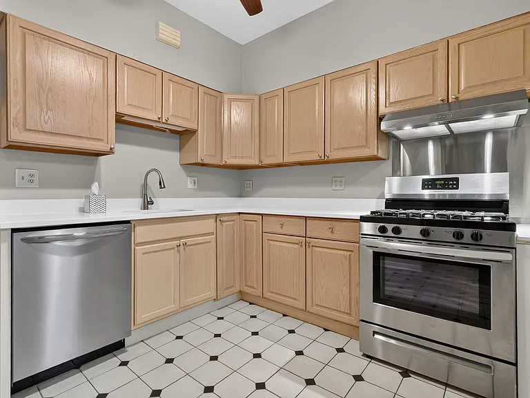 4736 N Kedvale Ave #2 — Photo 7