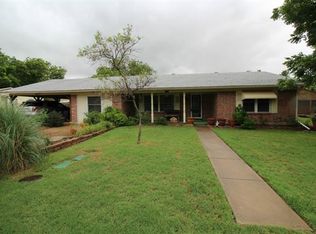 800 S 5th St, Grandview, TX 76050