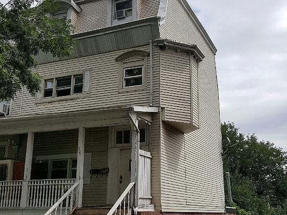 2nd image of 828 Ocean Ave