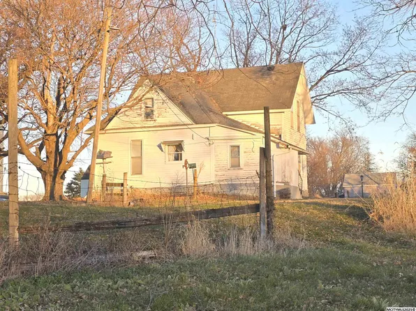 16115 Portland Ave, Mason City, IA 50401