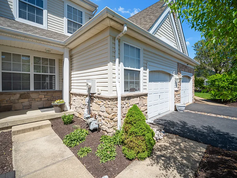 1680 Rockcress Dr — Photo 3