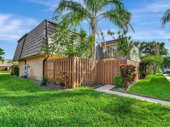 803 Springdale Circle, Palm Springs, FL 33461
