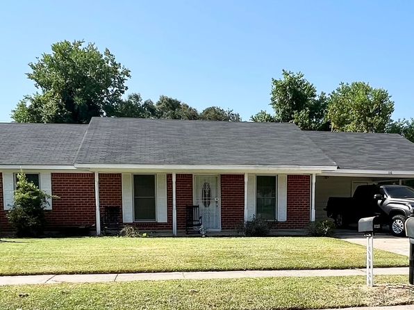 116 Memorial Dr