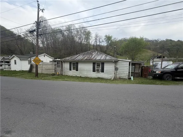 115 Matson Dr, Marion, VA 24354
