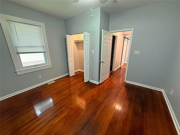 4th image of 302 N Noyes Blvd