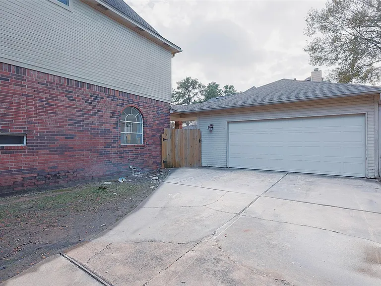 17527 Sandy Cliffs Dr — Photo 48