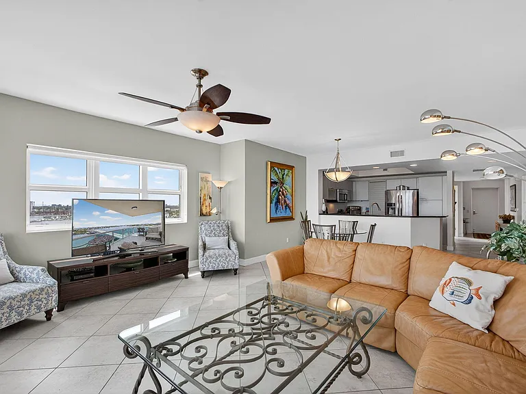 2640 Lake Shore Dr #1716 — Photo 17