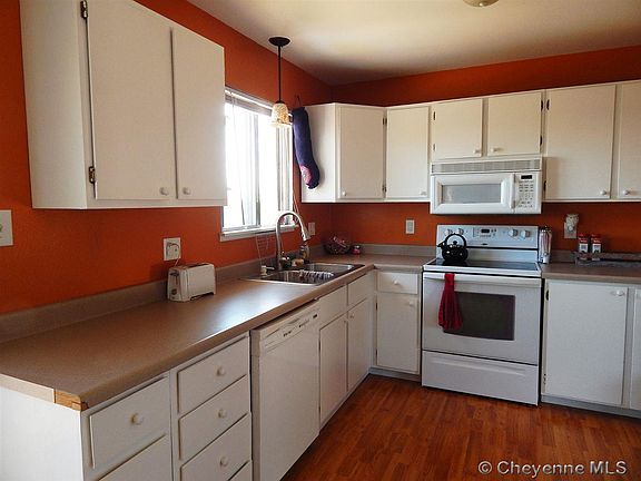 5th image of 735 Cottonwood Dr