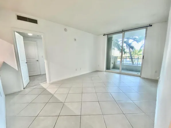 403 S Sapodilla Ave APT 218, West Palm Beach, FL 33401