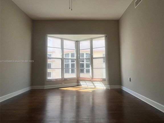 2nd image of 540 15th St APT 201