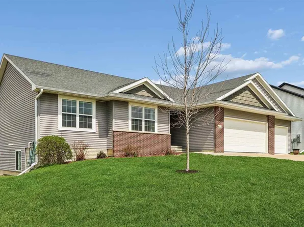 412 Rolling Hills Dr, Tiffin, IA 52340