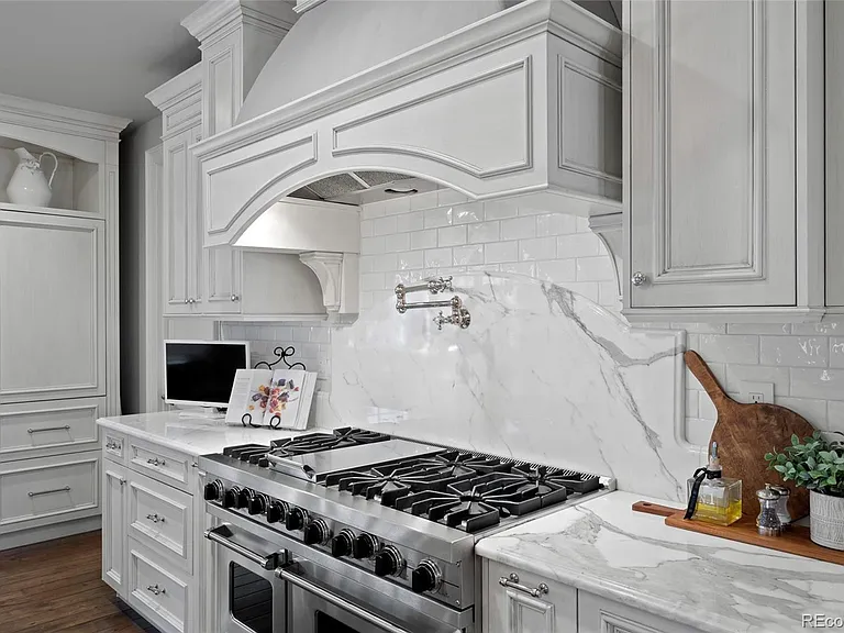 1350 E Greenwood Ln — Photo 14